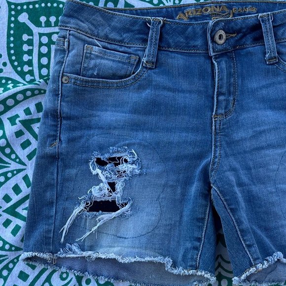 Arizona Jean Co. Distressed Jean Shorts Junior Size 3 - Picture 2 of 7
